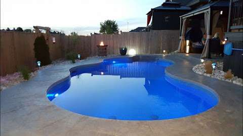 Custom Pool and Spa Custom Pool and Spa